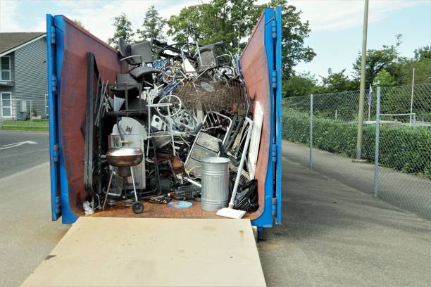 Best Yard Waste Removal  in East Los Angeles, CA